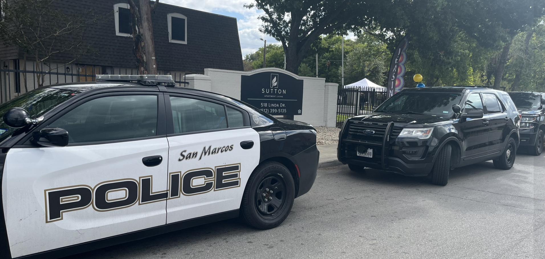 Adolescentes Hispanos Arrestados en San Marcos con Arma Fantasma y Drogas